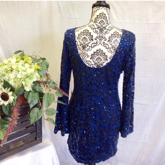 ⭐️SOLD⭐️NWT Navy/Blk Lace Dress - Picture 2 of 3